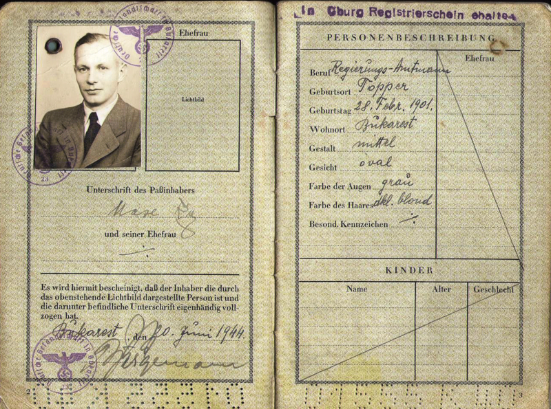 Служебный паспорт. 1944 г.