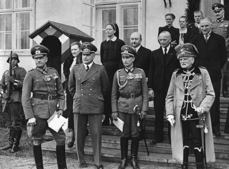 Вальтер Браухич, Эберхард Макензен и Ханс Хеннинг. 1939 г.