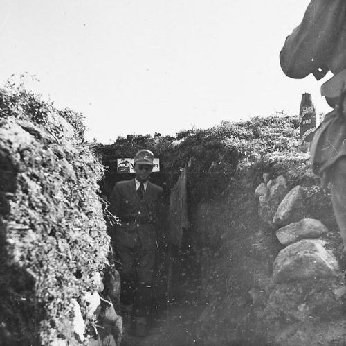 Йозеф Тербовен в окопе на фронте на Кольском полуострове. 1942 г.
