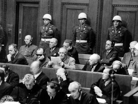 Ганс Франк на Нюорнберском процессе. 1945 г.