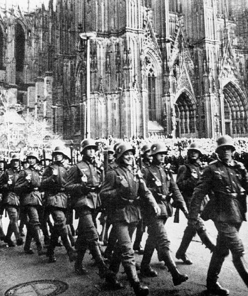 Парад немецких войск. 16 марта 1938 г. 