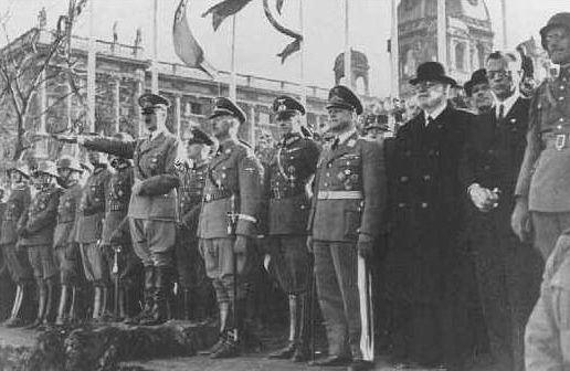 Парад немецких войск. 16 марта 1938 г. 