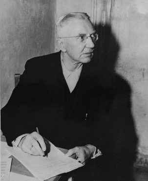 Ялмар Шахт в Нюрнберской тюрьме. 1946 г.