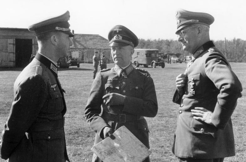 Максимилиан Вейхс и Ганс фон Грейфенберг. 1942 г.