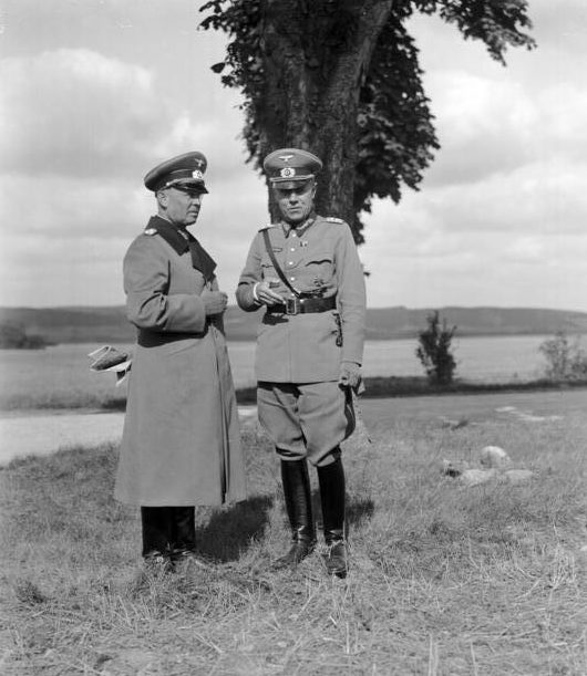 Людвиг Бек и Вернер Фрич на маневрах. 1937 г.