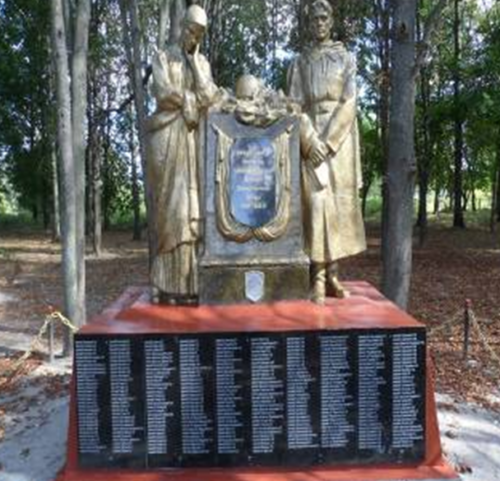д. Колбча Кличевского р-на. Памятник был сооружен в 1985 году в честь погибших на войне односельчан.