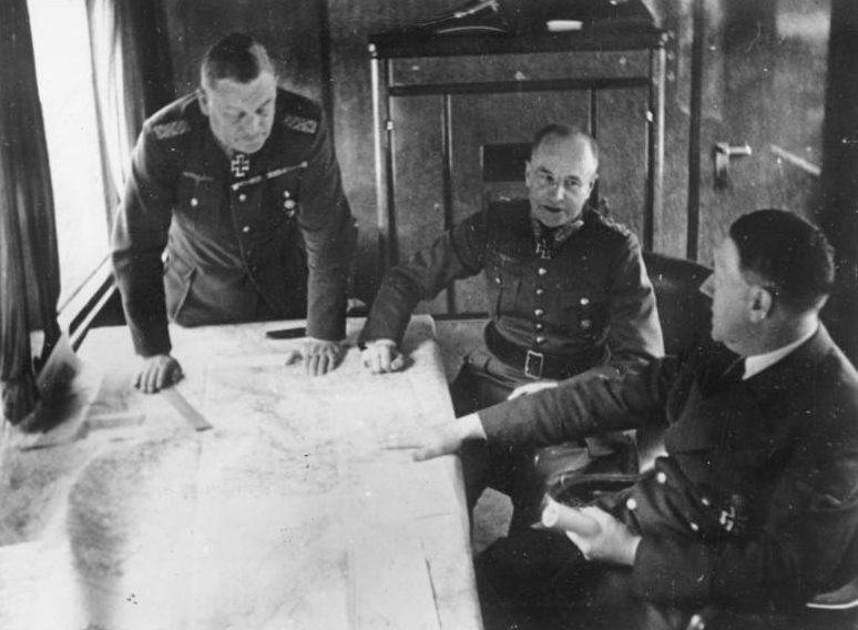 Вальтер Браухич, Вильгельм Кейтель на совещании в Гитлера. 1941 г.