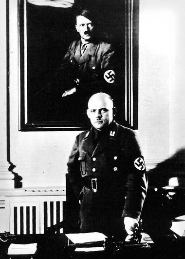 Фриц Заукель в своем кабинете. 1935 г.