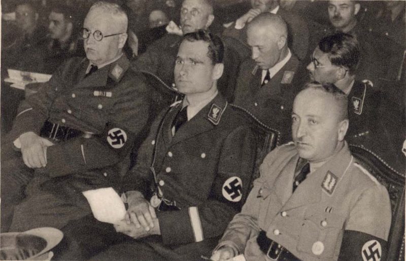 Франц Шварц, Йозеф Геббельс и Роберт Лей. 1940 г.