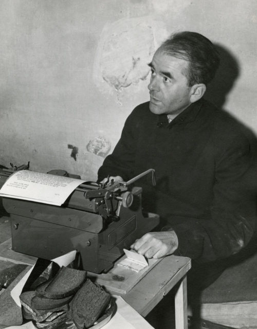 Альберт Шпеер в камере. Нюрнберг. 1945 г.