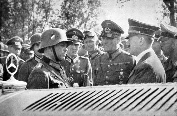 Гейнц Гудериан и Адольф Гитлер во время Польской кампании. 1939 г.