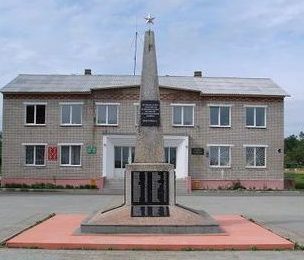 д. Сухари Могилевского р-на. Памятник погибшим односельчанам, установленный на улице Комсомольской.