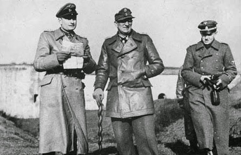 Герберт Гилле с офицерами. 1942 г.