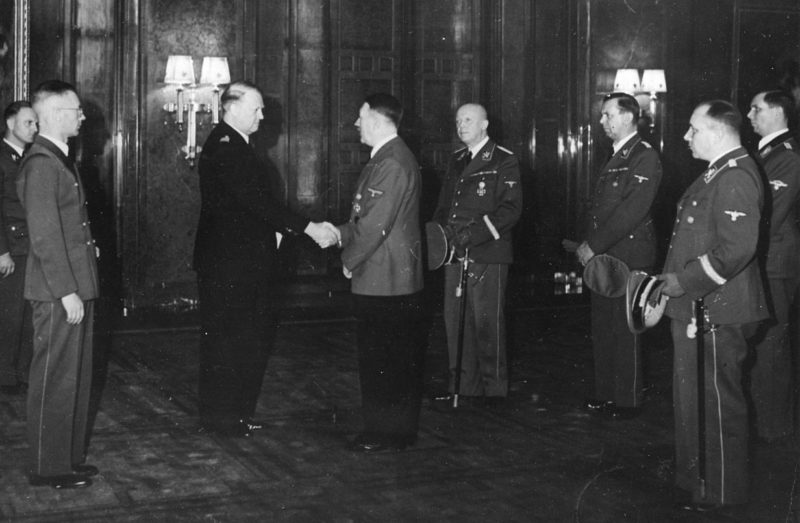 Йозеф Тербовен и Видкун Квислинг на встрече с Адольфом Гитлером. 1942 г.