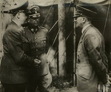 Ганс Ламмерс и Адольф Гитлер. 1937 г.