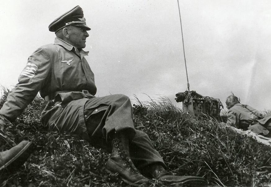 Бруно Бройер на плацдармах в Моердейке. 1940 г.