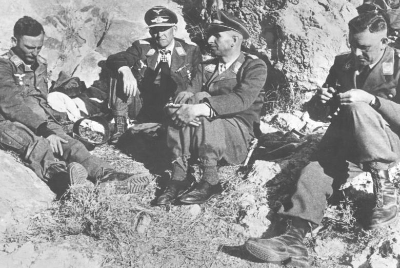 Бруно Бройер во время боев за остров Крит. 1941 г.