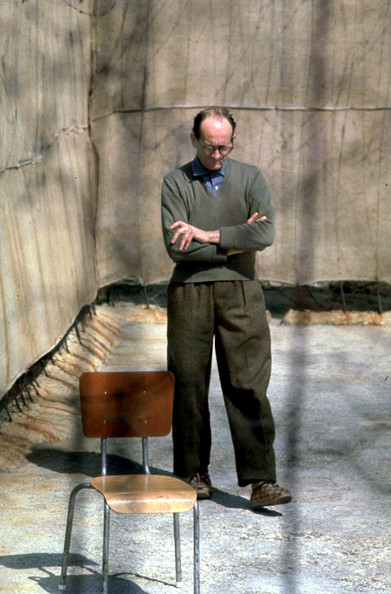 Адольф Эйхман в тюрьме в Израиле. 1961 г.