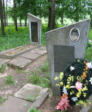 д. Каменка Чаусского р-на. Братская могила на сельском кладбище, в которой похоронено 48 воинов.