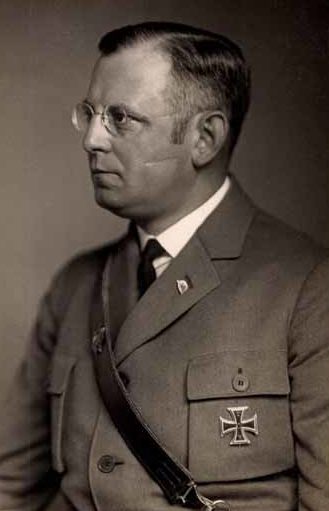 Франц Зельдте рейхсминистр труда Германии.