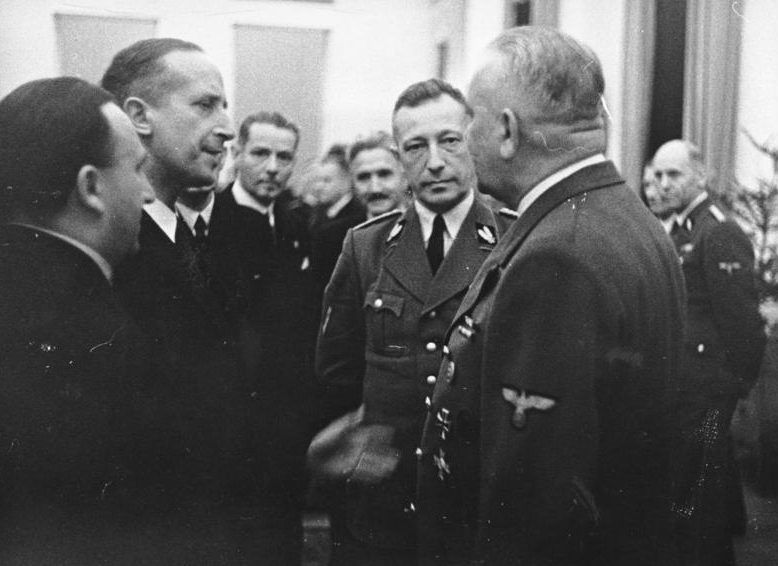 Константин Нейрат и Рудольф Менцел. Прага. 1940 г.