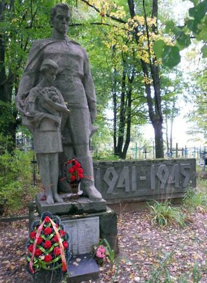 д. Красница Чаусского р-на. Братская могила советских воинов.