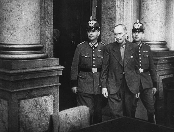 Эрвин фон Вицлебен на нацистском суде. 1944 г.