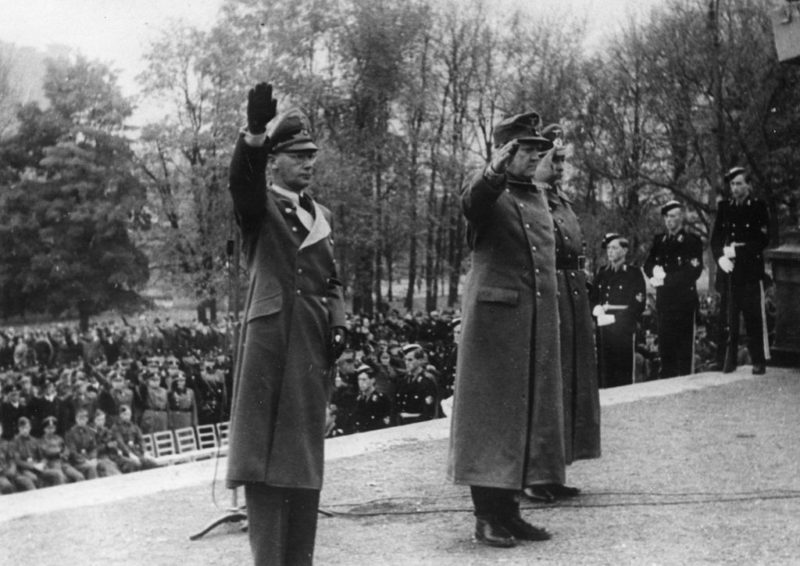 Йозеф Тербовен приветствует норвежскую политическую партию. 1943 г.
