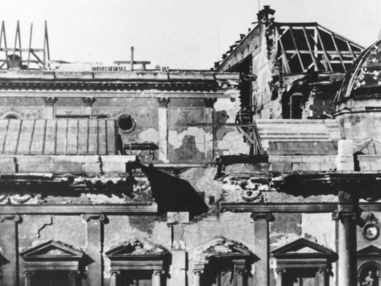 Разрушенный университет. Март 1945 г.
