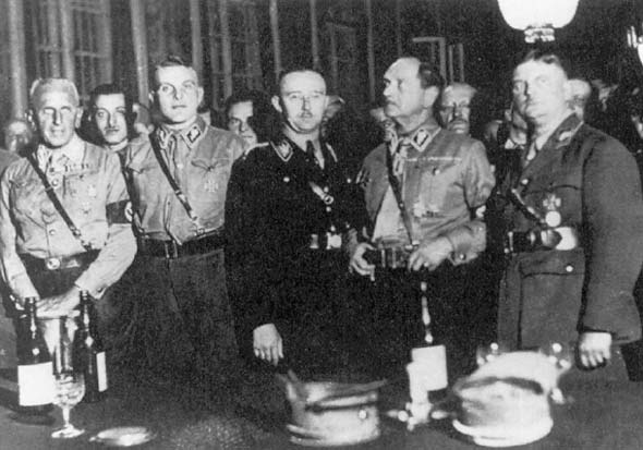 Франц Эпп, Курт Ульрих, Эдмунд Гейне, Генрих Гиммлер и Эрнст Рем. 1933 г.
