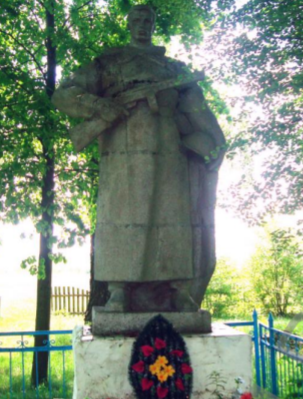 д. Кутня Чаусского р-на. Братская могила на сельском кладбище.
