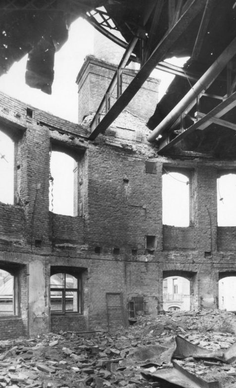 Разрушенный университет. Март 1945 г.