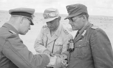 Фриц Байерлейн, генерал-майор Теодор фон Шпонек и генерал Вильгельм Риттер фон Тома. Эль-Аламейна. 1942 г.