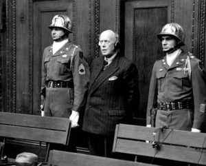 Ганс Ламмерс во время Нюрнберсого процесса. 1948 г.