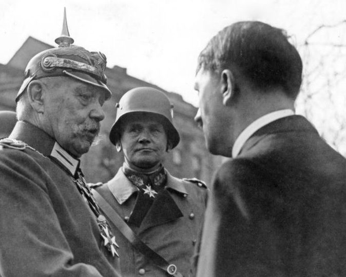 Вернер Бломберг, Рейхспрезидент фон Гинденбург и рейхсканцлер Гитлер. 1933 г. 
