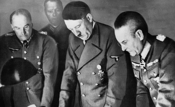 Франц Гальдер, Адольф Гитлер и Вальтер фон Браухич. Берлин. 1939 г.