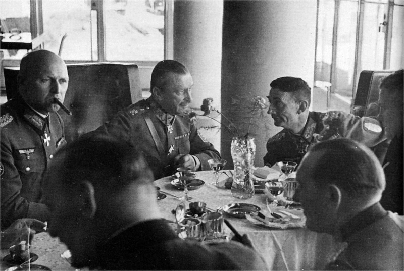Эдуард Дитль и маршал Маннергейм. 1944 г.