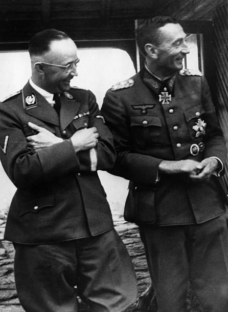 Эдуард Дитль и Генрих Гиммлер. 1944 г.