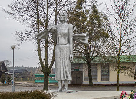 п. Глуша Бобруйского р-на. Мемориальный комплекс в честь памяти погибших жителей.