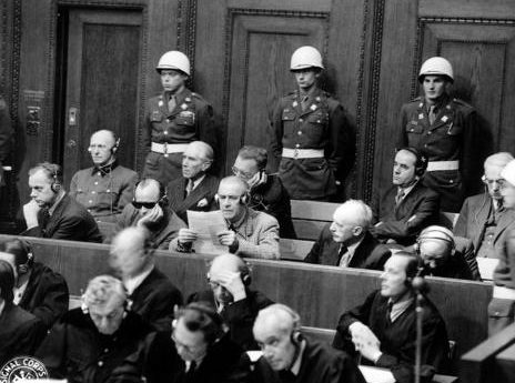 Эрнст Розенберг на Нюрнбергском процессе. 1945 г.