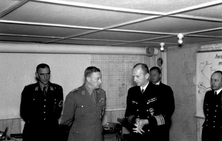 Карл Дёниц и Виктор Лютце. 1941 г.