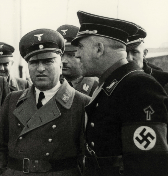 Роберт Лей и Теодор Э́йке. 1936 г.