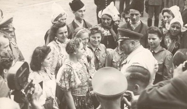Роберт Лей в окружении болгарской делегации. 1939 г.