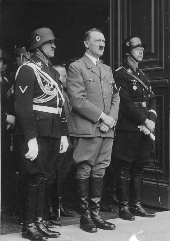 Зепп Дитрих, Адольф Гитлер и Генрих Гиммлер. 1937 г.
