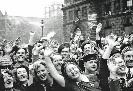 День Победы в Лондоне. 8 мая 1945 г.