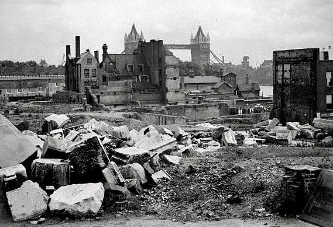 Разрушения в городе. 1945 г.