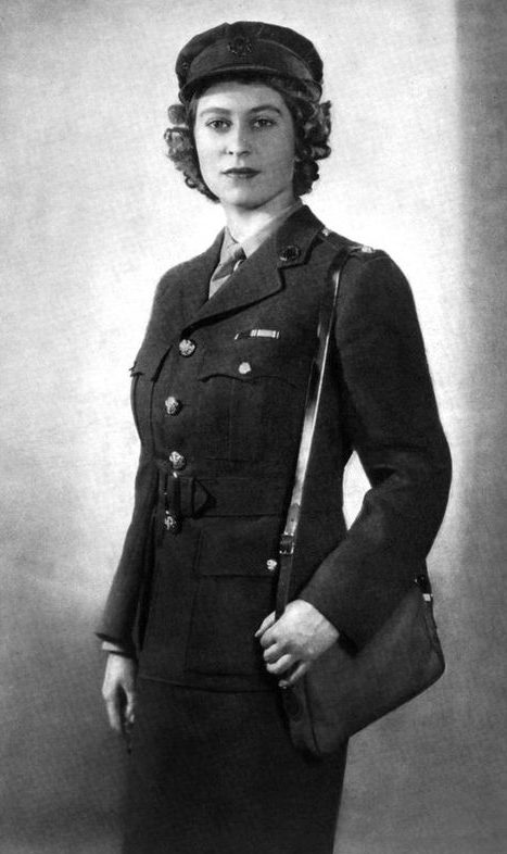 Принцесса Елизабет на военной службе. 1945 г.