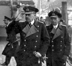 Рольф Карльс и Конрад Альбрехт на военном корабле. 1940 г.
