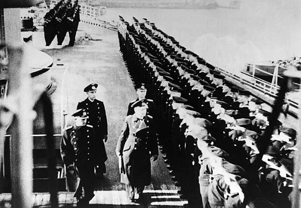 Эрих Редер на палубе линкора. 1940 г. 