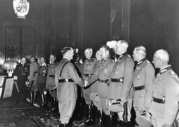 Георг Кюхлер на приеме у Адольфа Гитлера. 1940 г.